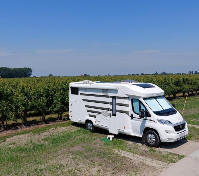 Landwinkel Oude Stoof Camperplaats en vakantiehuisje